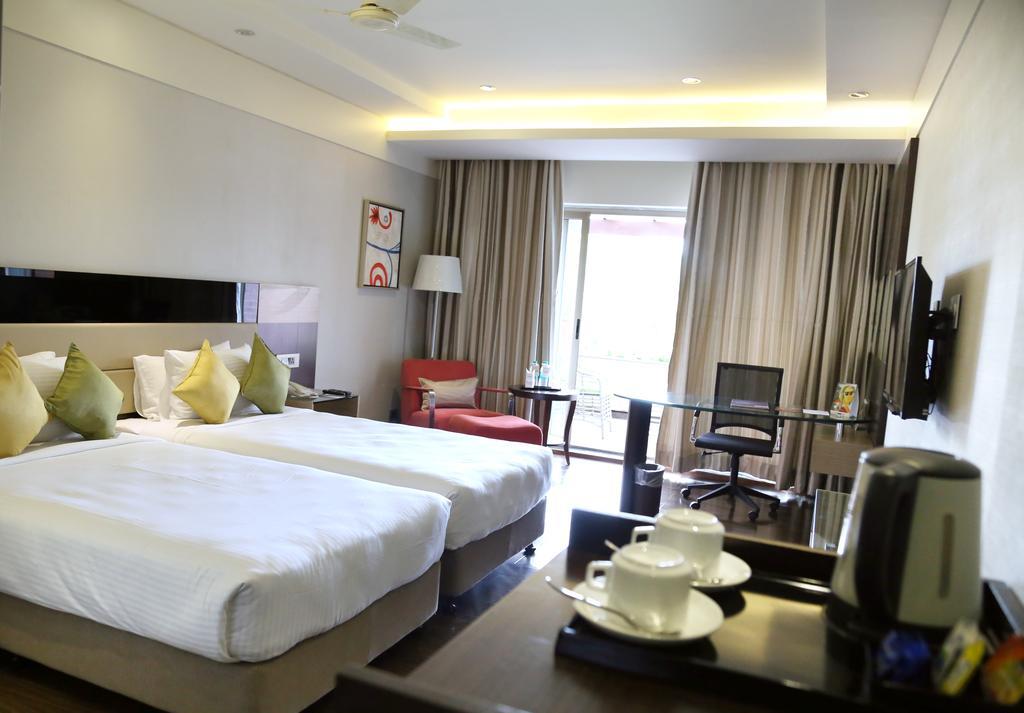 Hotel Shakti Continental Angul Exteriör bild